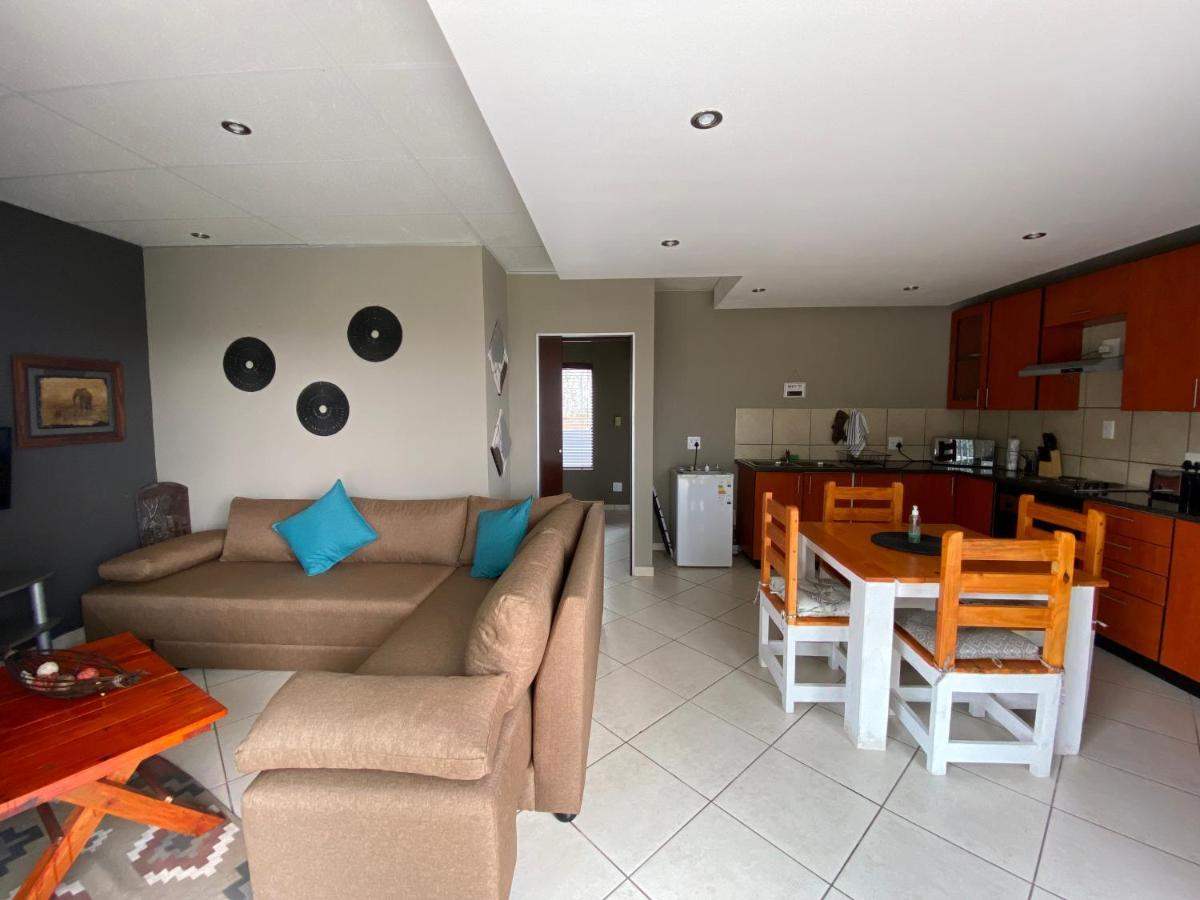 Glenvista Home With A View Johannesbourg Extérieur photo
