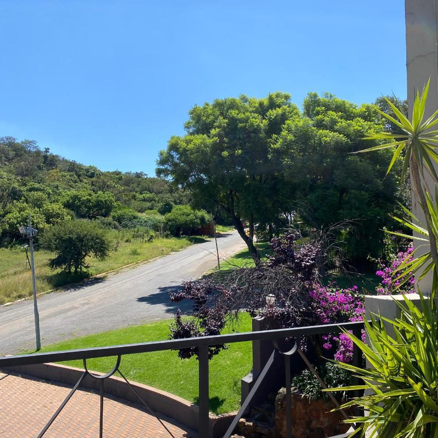 Glenvista Home With A View Johannesbourg Extérieur photo
